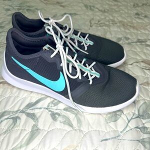 Nike Viale Runner W8 Thunder Grey/Aurora Green GUC